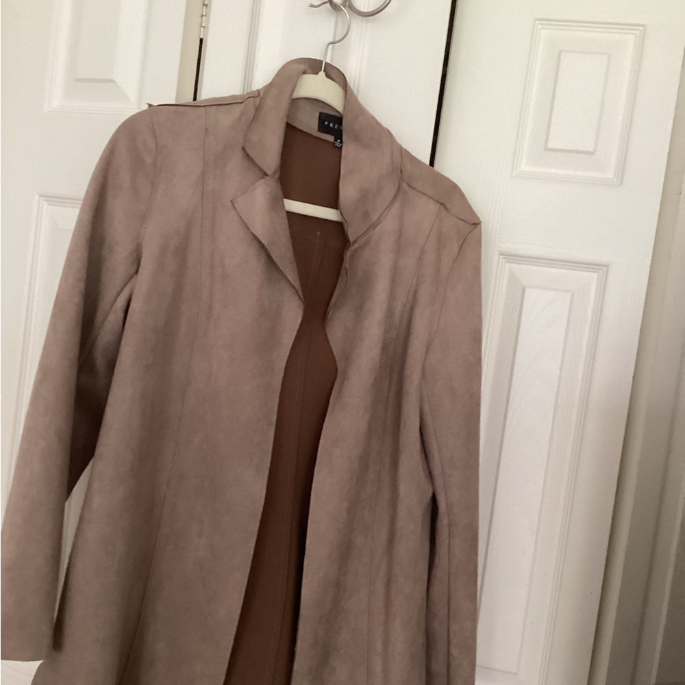 Elegant Tan Women's Coat.Faux leather . Brand new